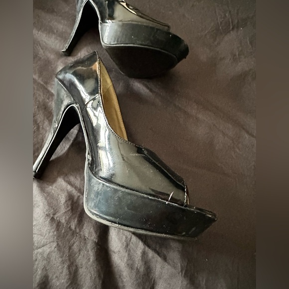 Patent Leather Kenneth Cole Reaction Platform Heels, Black size 8.5 - Picture 6 of 7